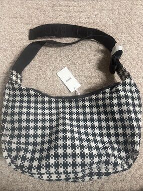 BAGGU Medium Geometric Crescent Bag